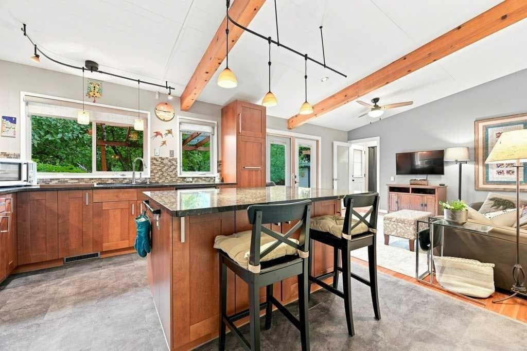 6 Varcourt Place NW