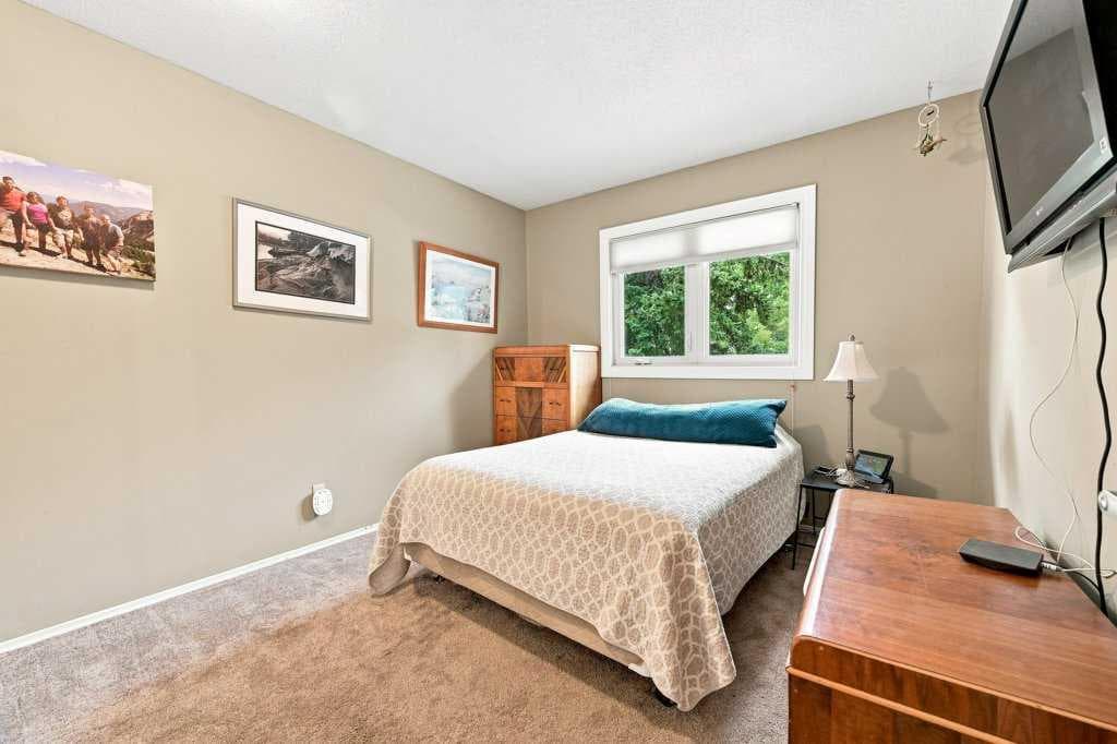6 Varcourt Place NW