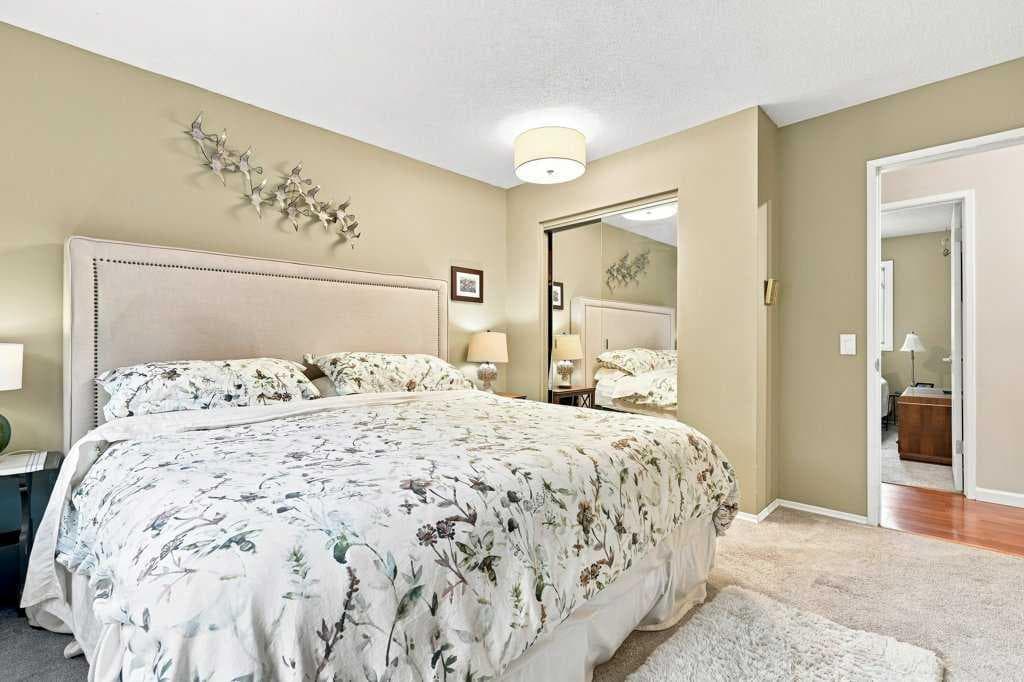 6 Varcourt Place NW