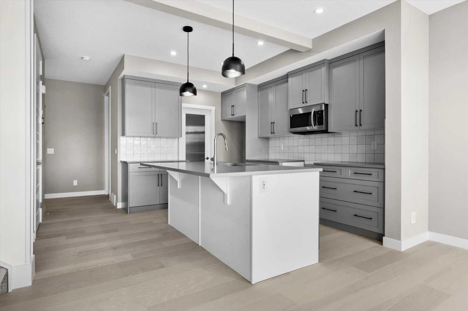 8 Topaz Place 