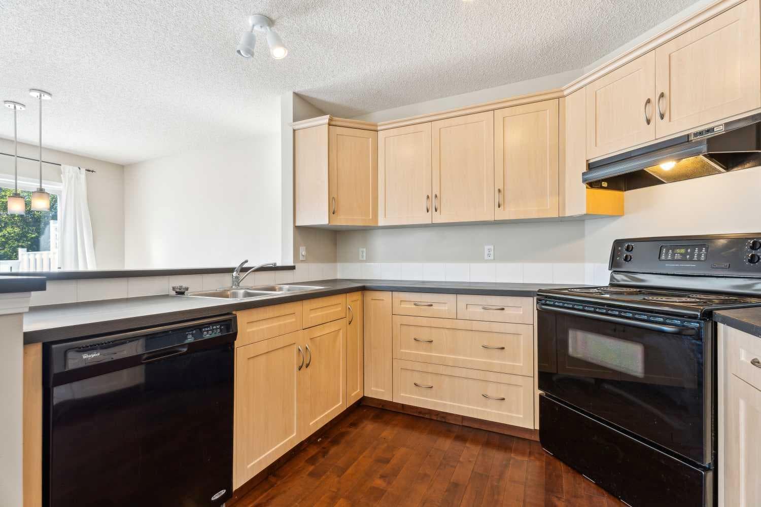 73 Rocky Ridge Heath NW