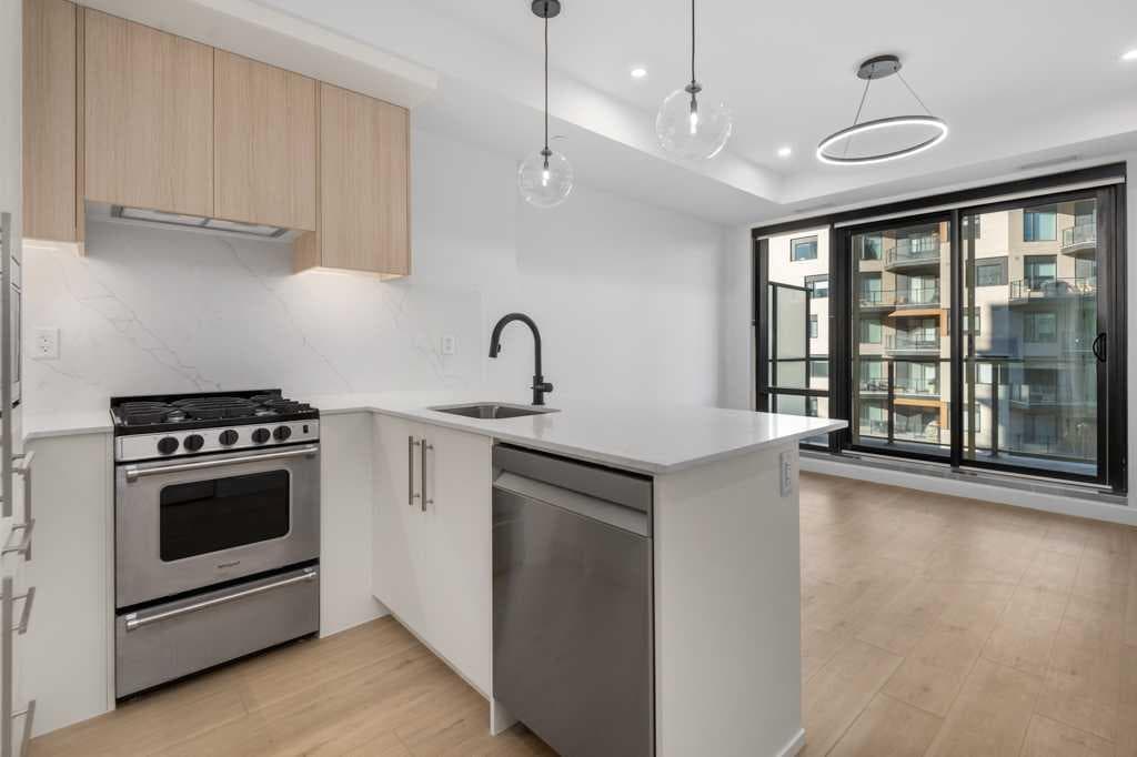409, 8375 Broadcast Avenue 