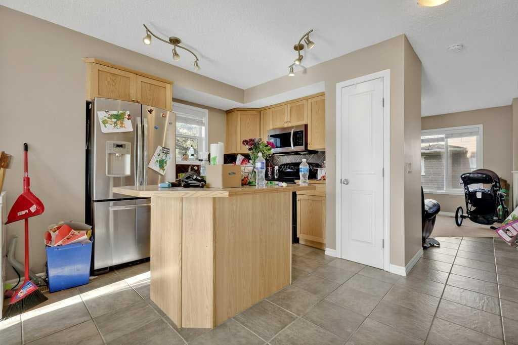 #1201, 2384 Sagewood Gate SW