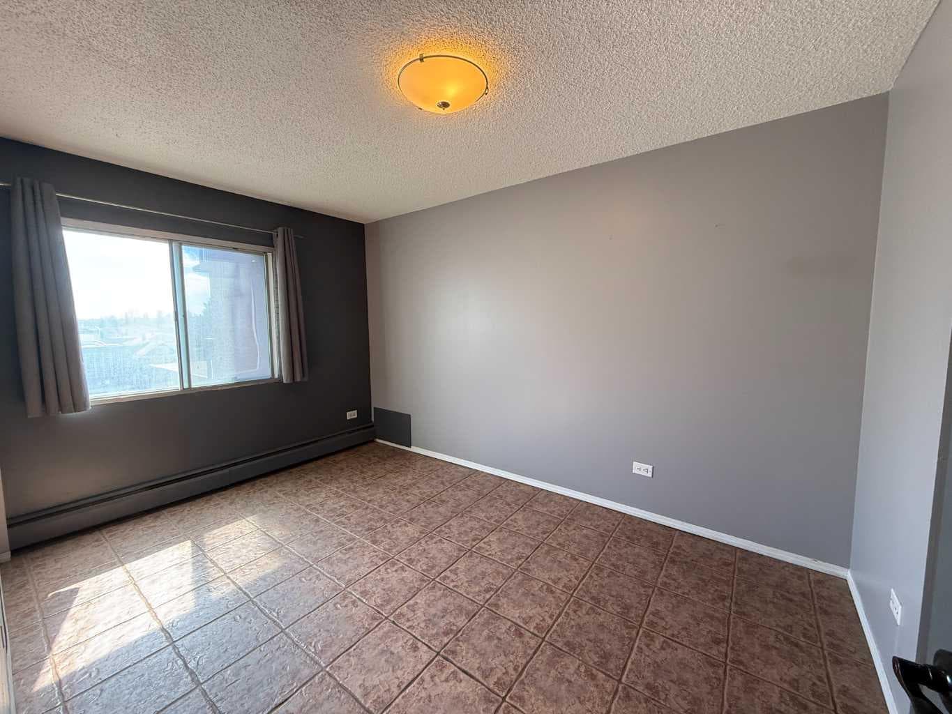 5E, 515 17 Avenue SW