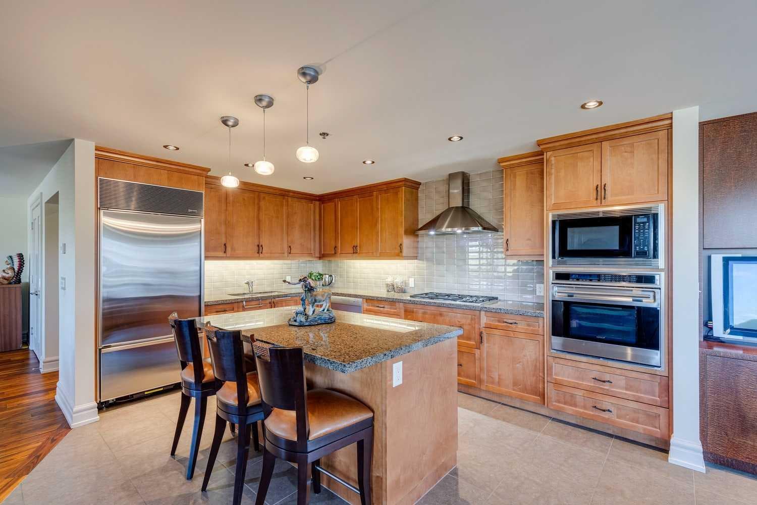702, 600 Princeton Way SW