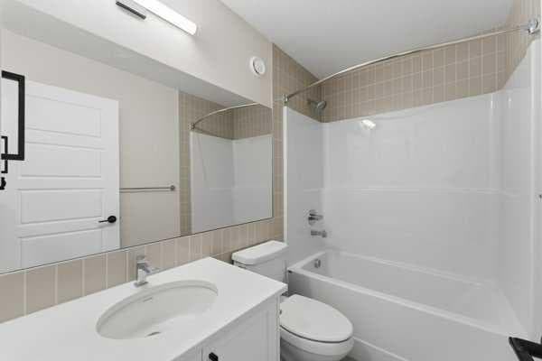 213 Bayview Park SW