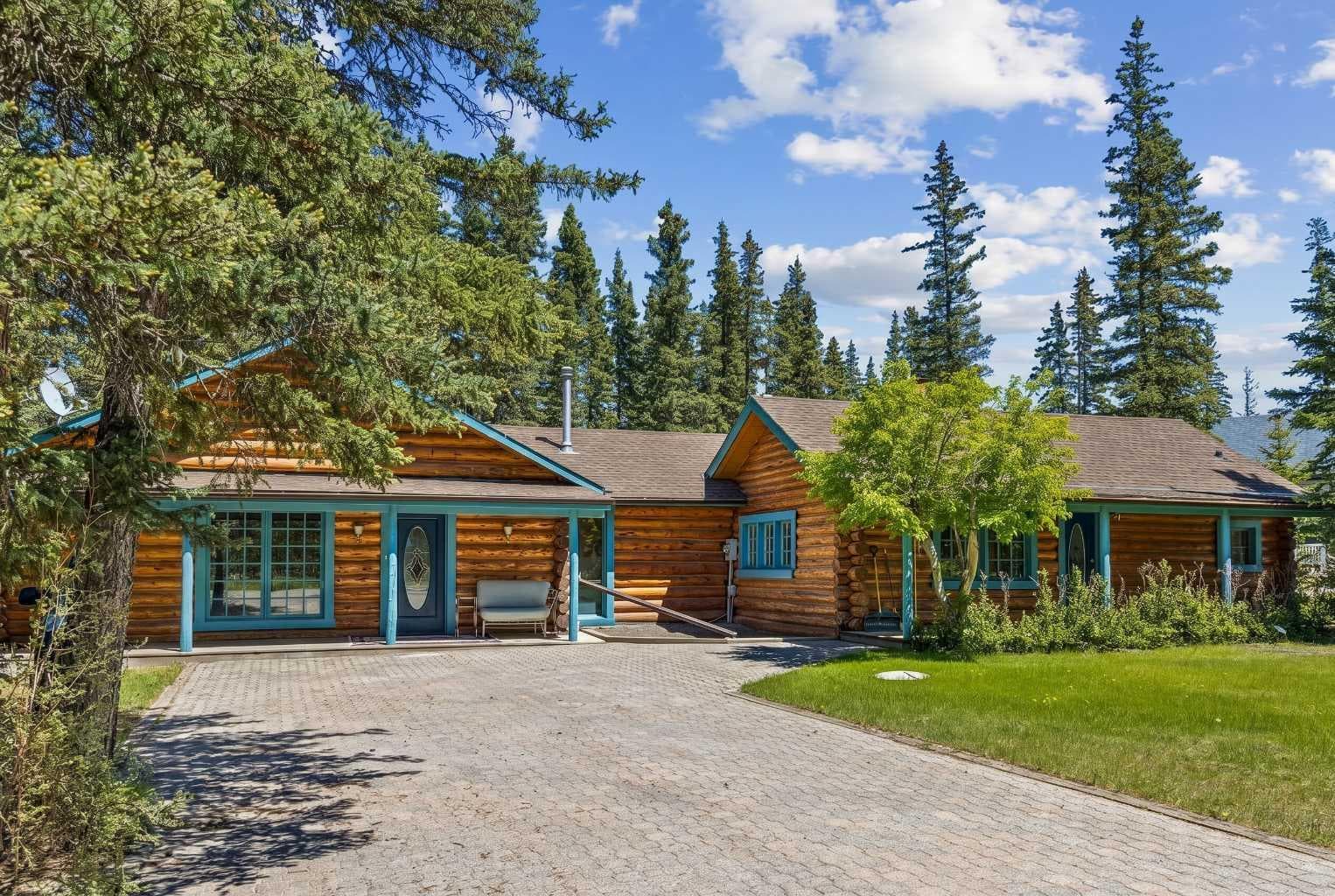 4 Pine Avenue 