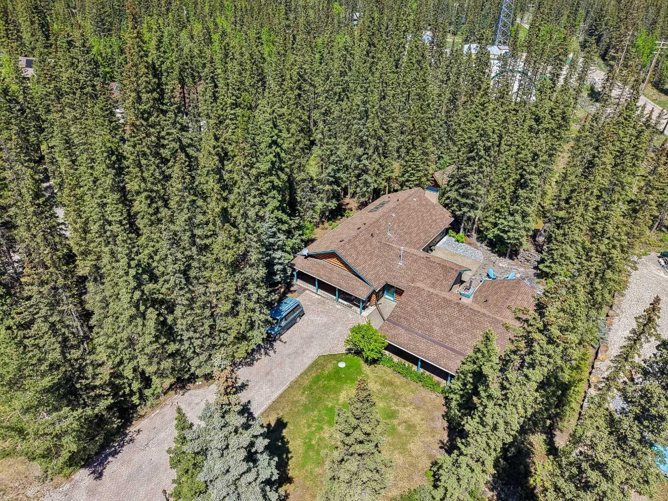 4 Pine Avenue 