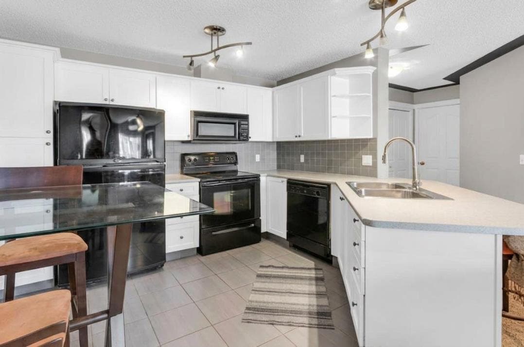 203, 345 Rocky Vista Park NW