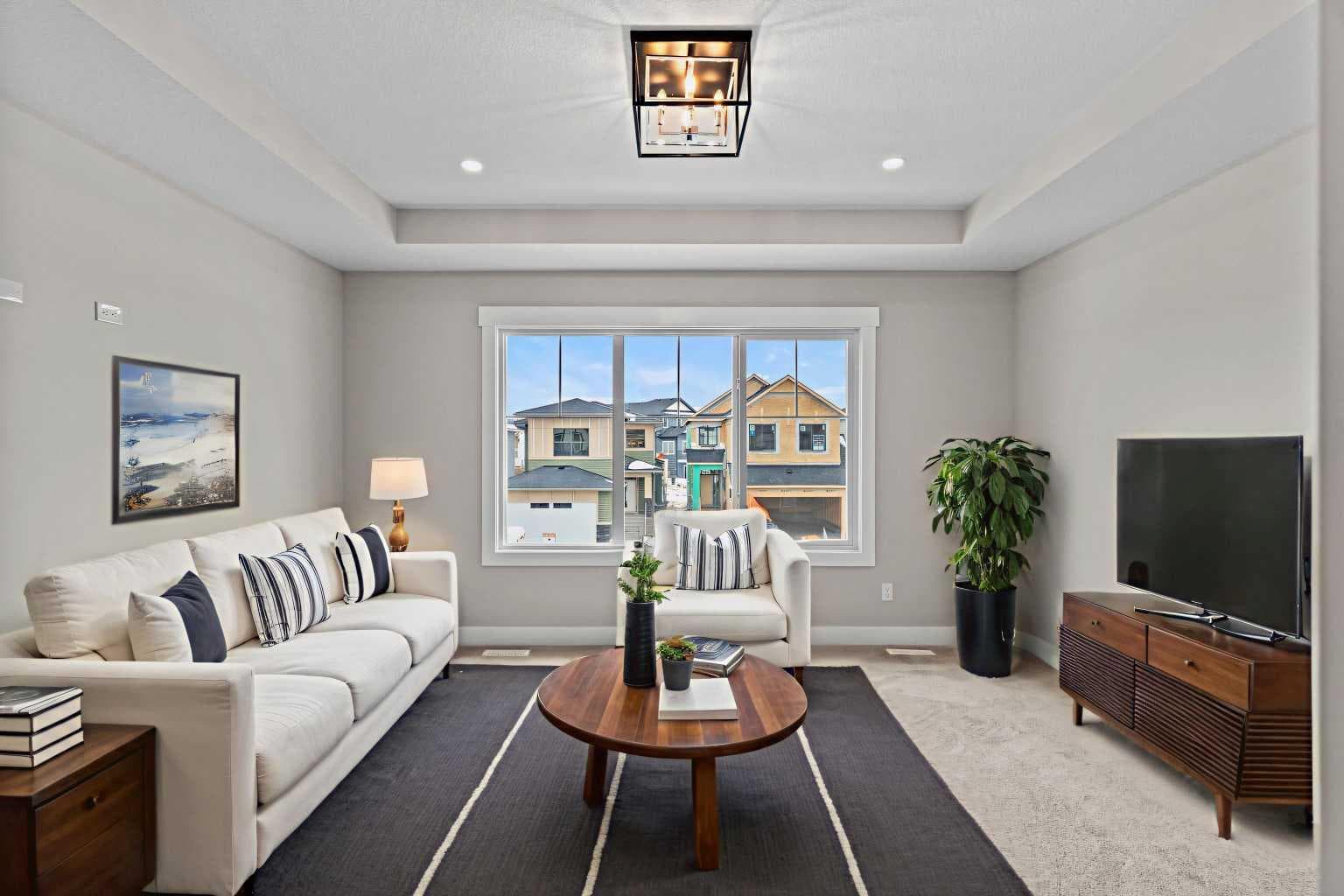 160 Vantage Drive 