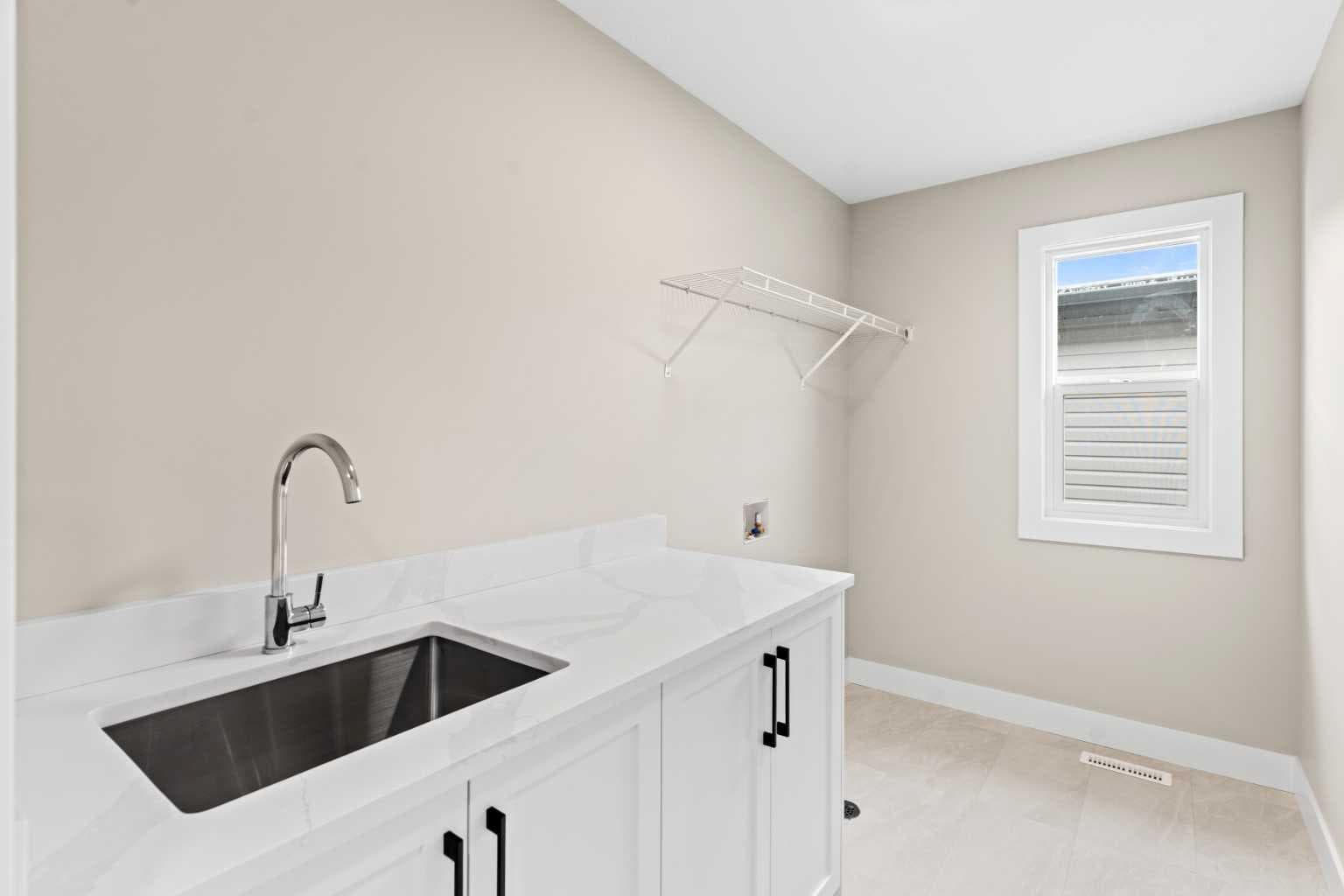 160 Vantage Drive 