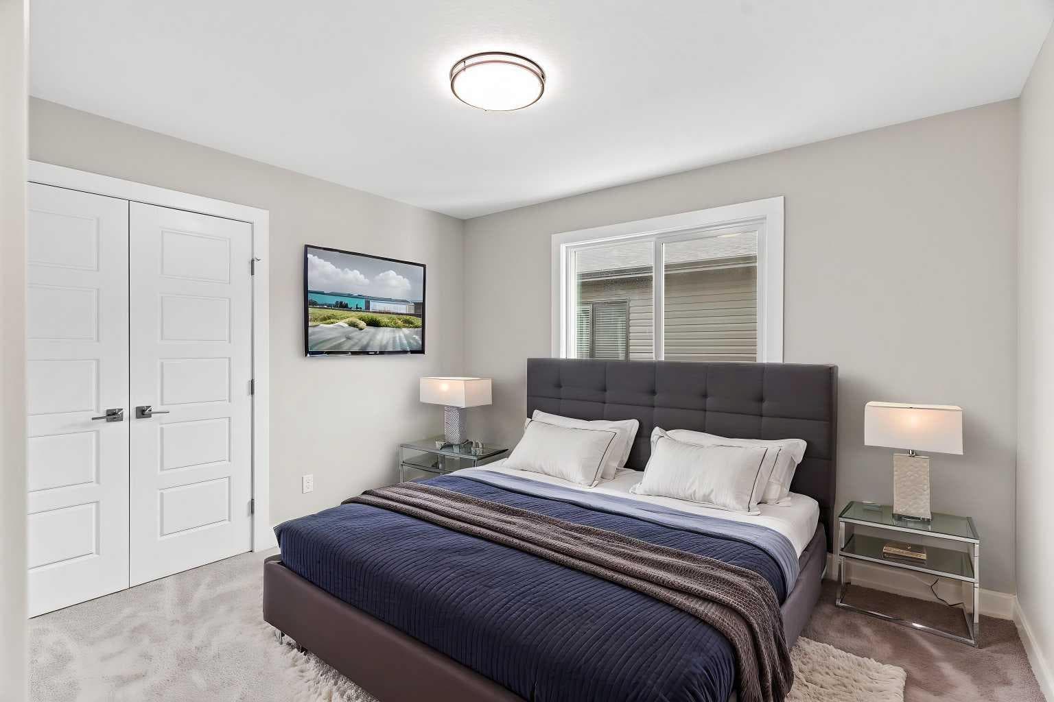 160 Vantage Drive 