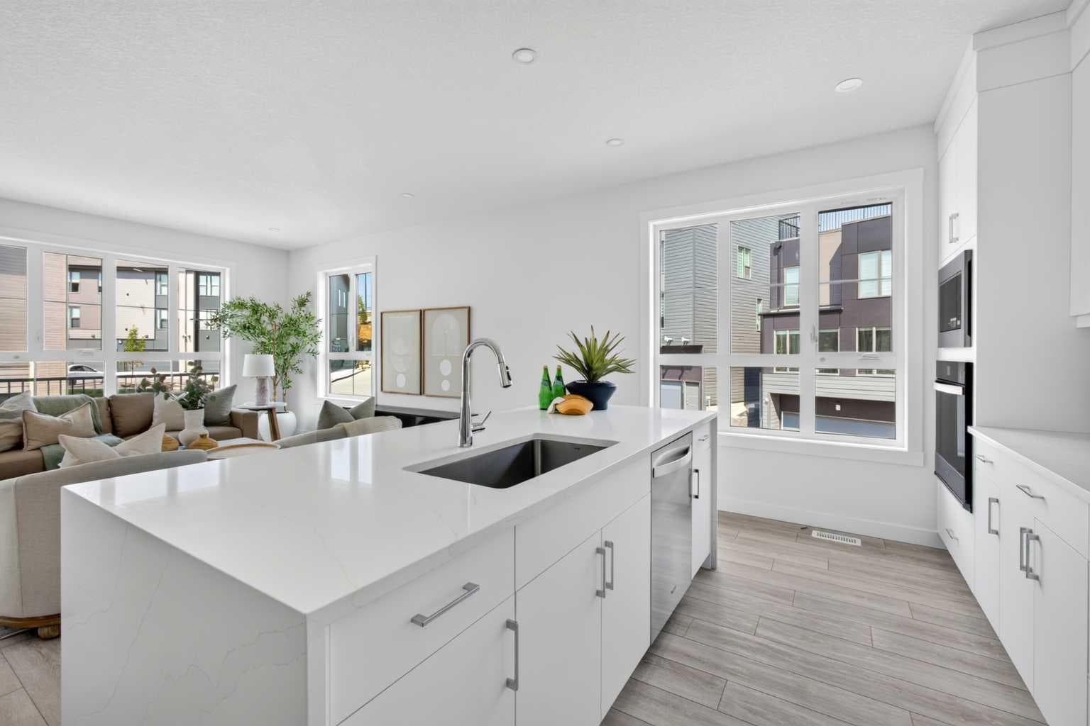 604 Sovereign Common SW