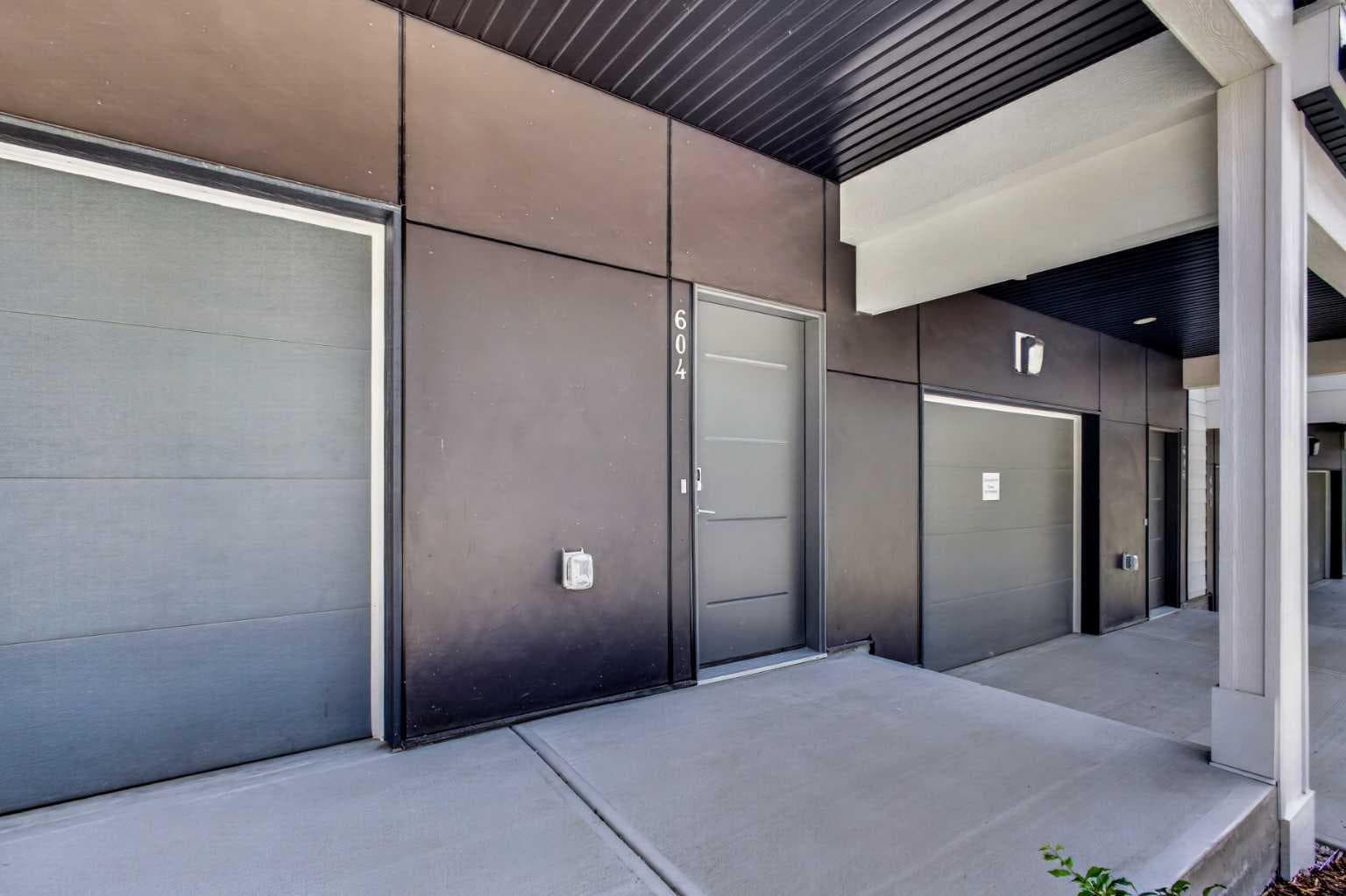 604 Sovereign Common SW