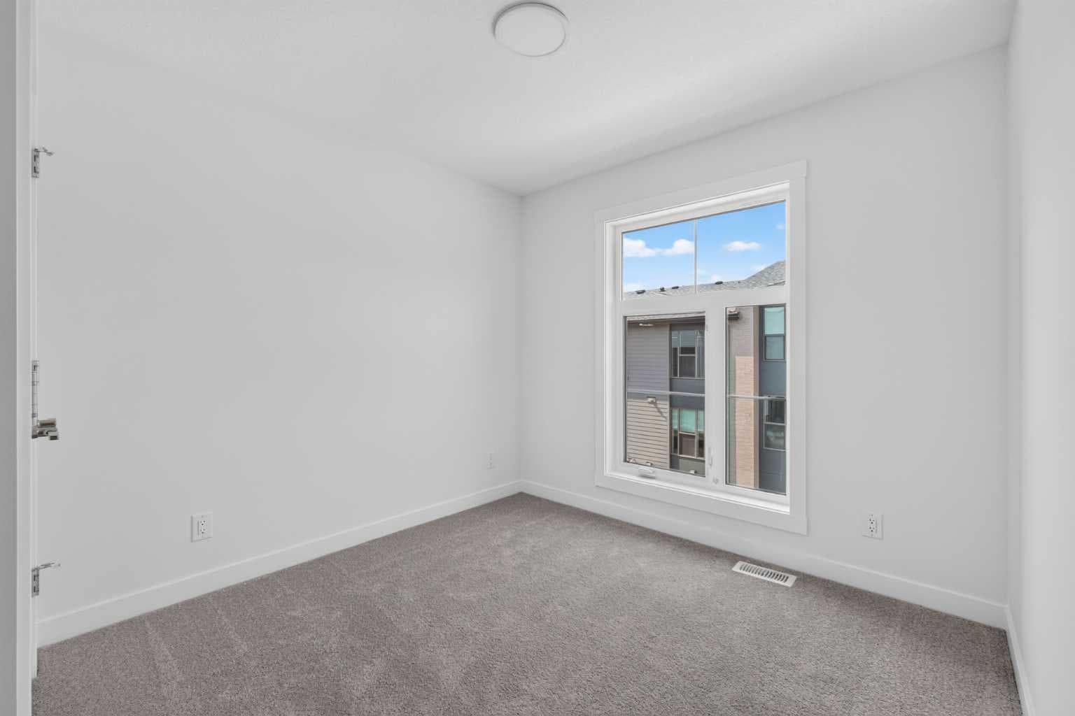 604 Sovereign Common SW