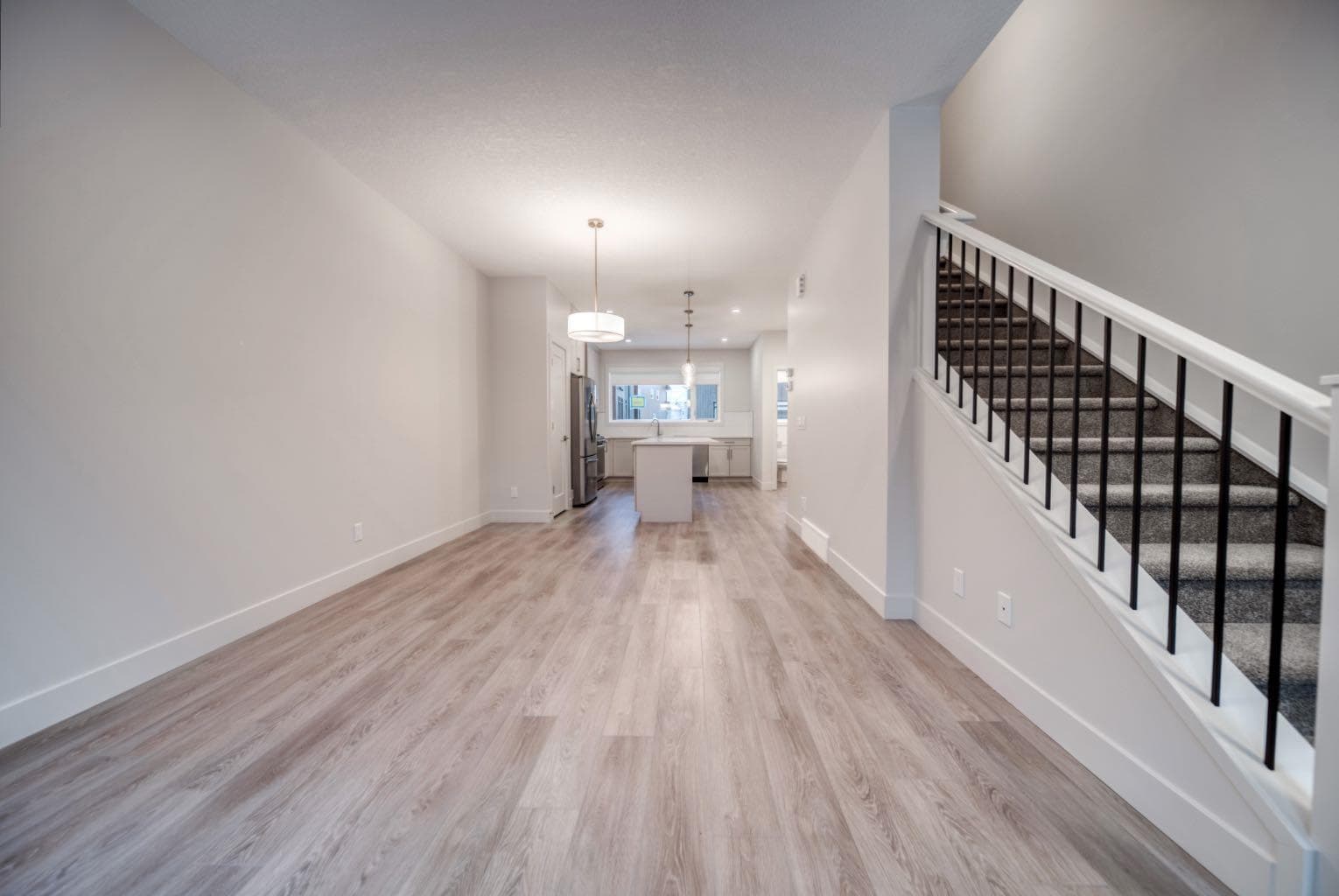 81 Royal Elm Green NW