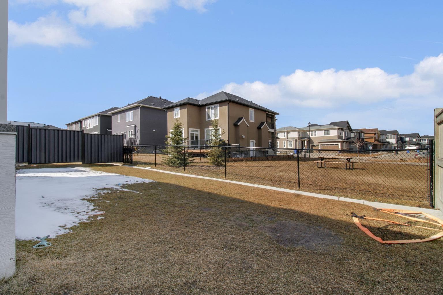 302 Kinniburgh Rd  