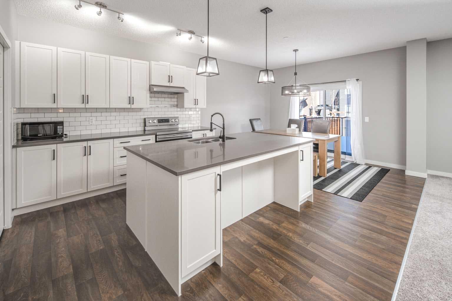 80 Howse Manor NE