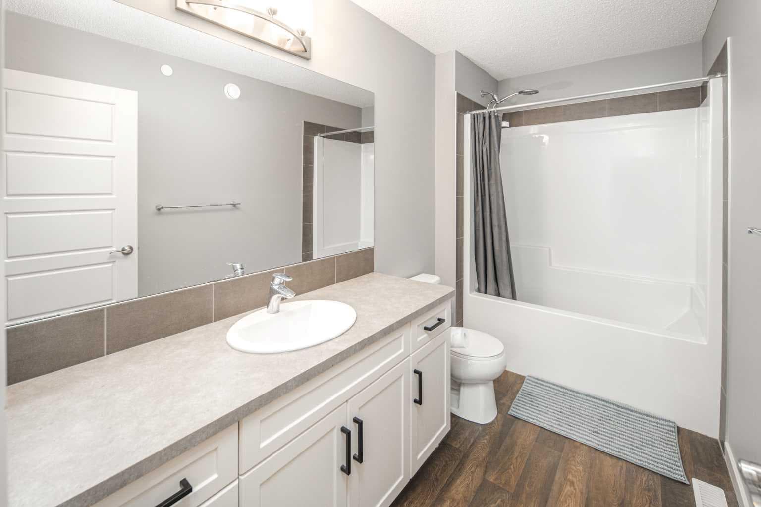 80 Howse Manor NE