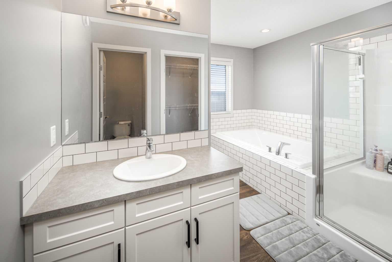 80 Howse Manor NE