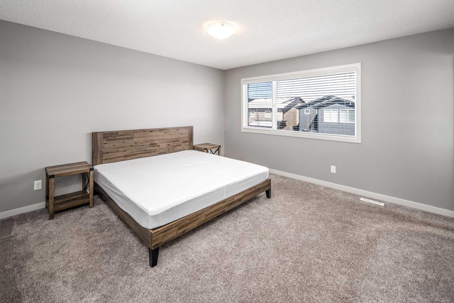 80 Howse Manor NE