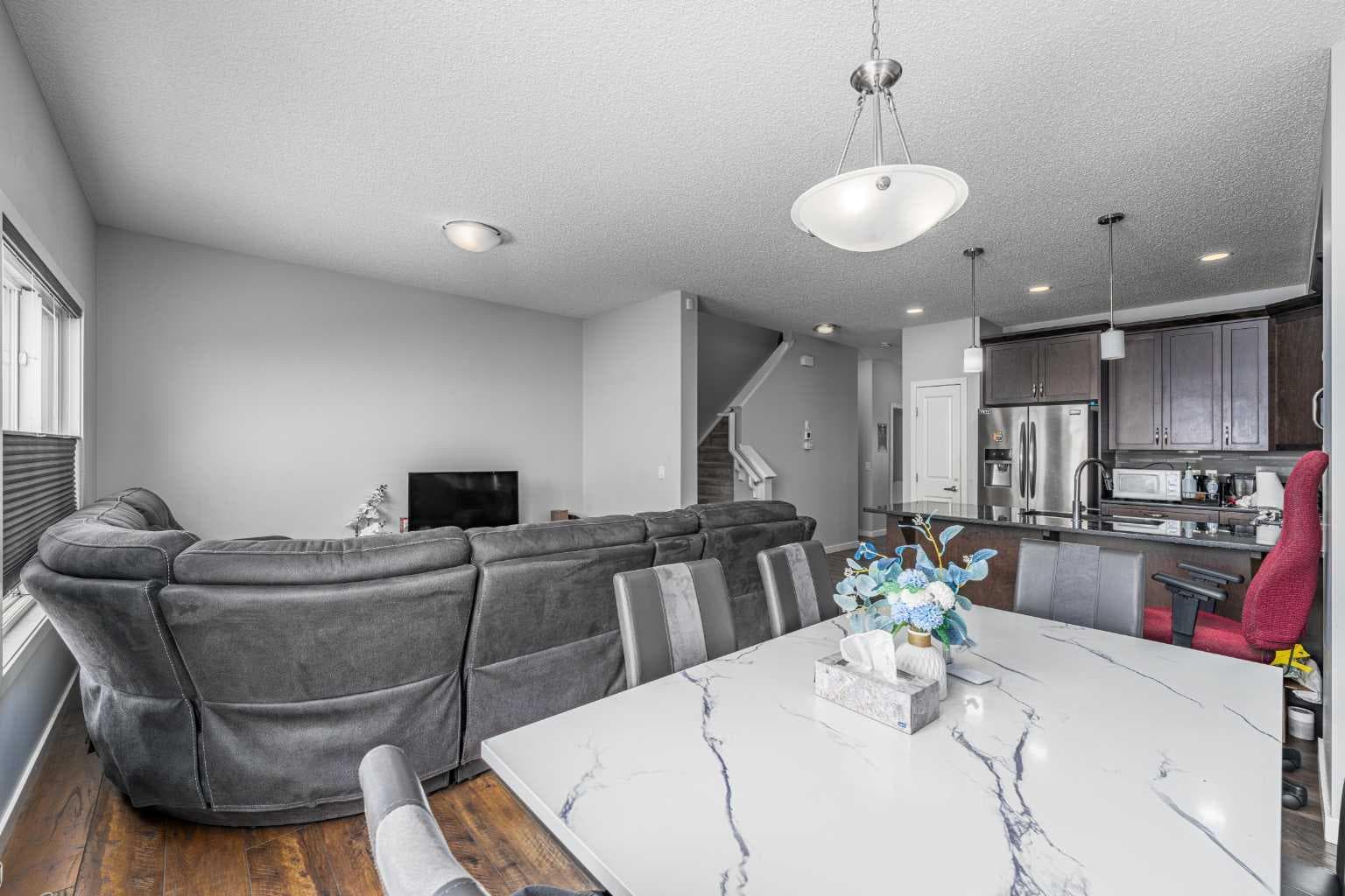 313 Hillcrest Road SW