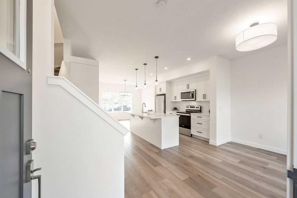 905, 525 River Heights Drive 