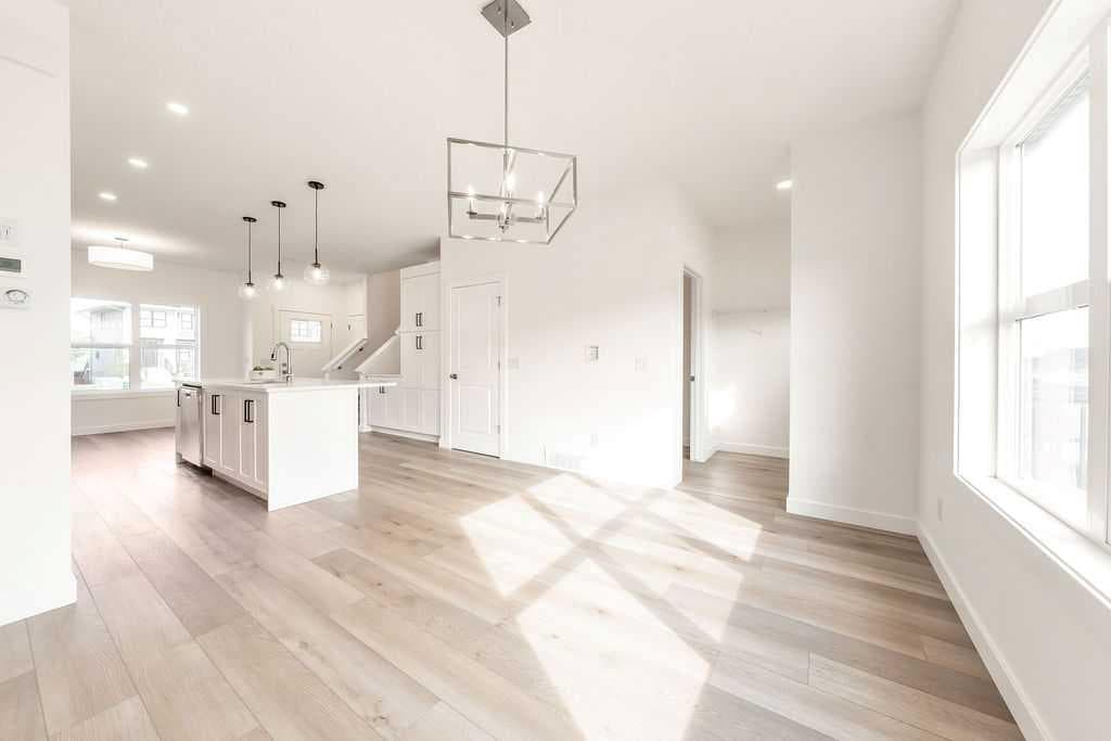 905, 525 River Heights Drive 
