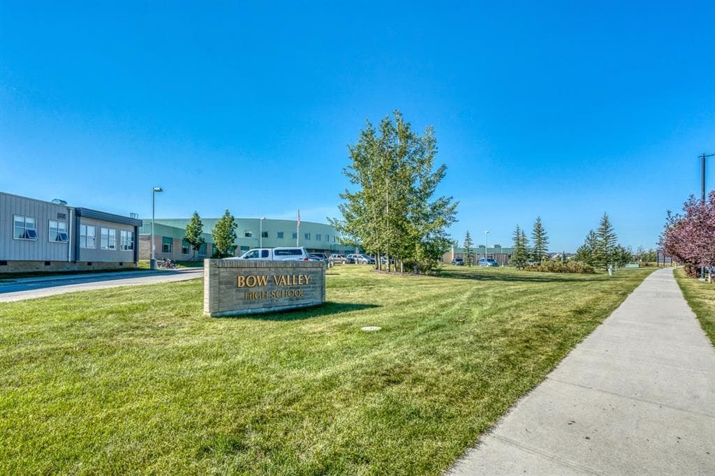 905, 525 River Heights Drive 