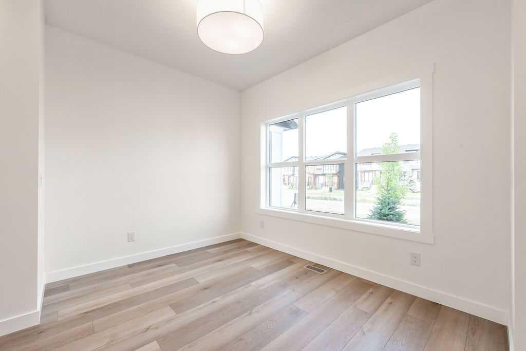 905, 525 River Heights Drive 