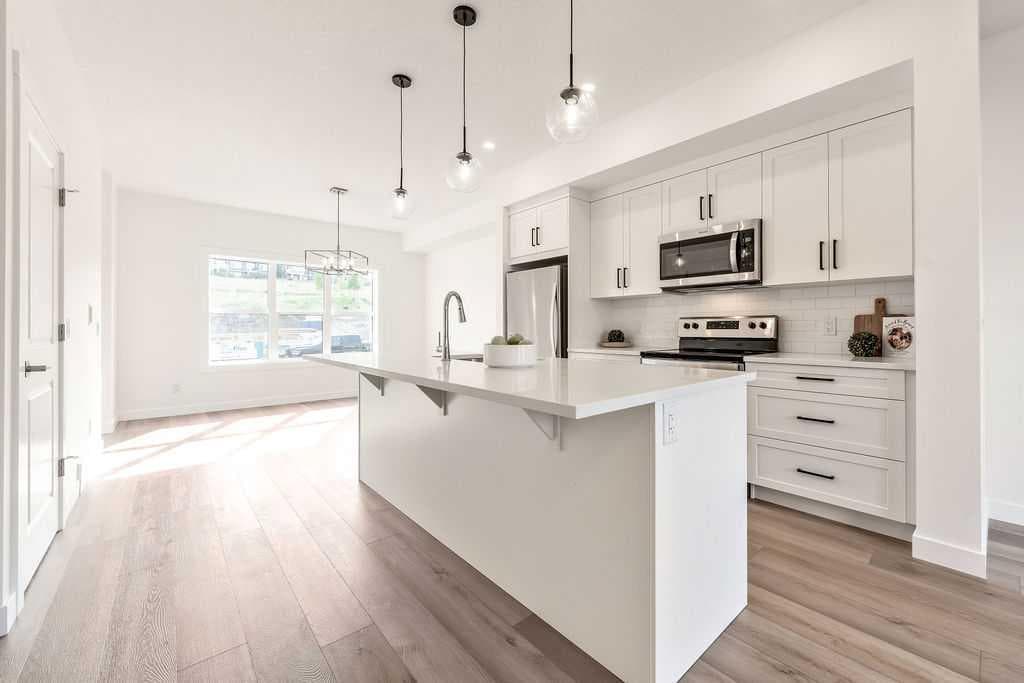 905, 525 River Heights Drive 