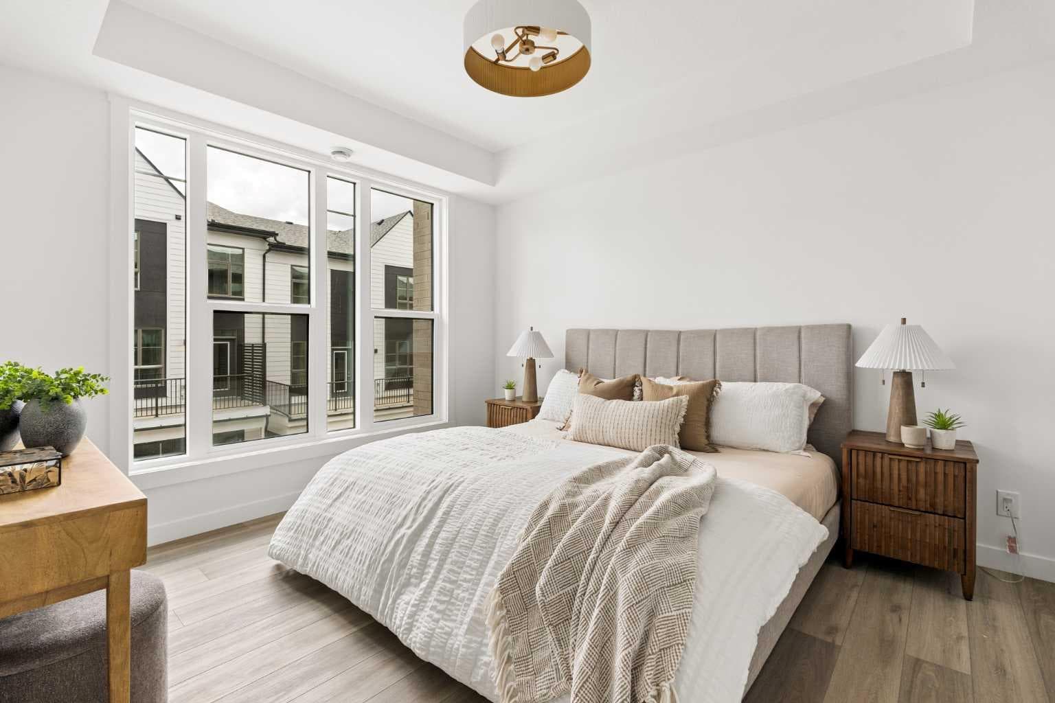 605 Sovereign Common SW