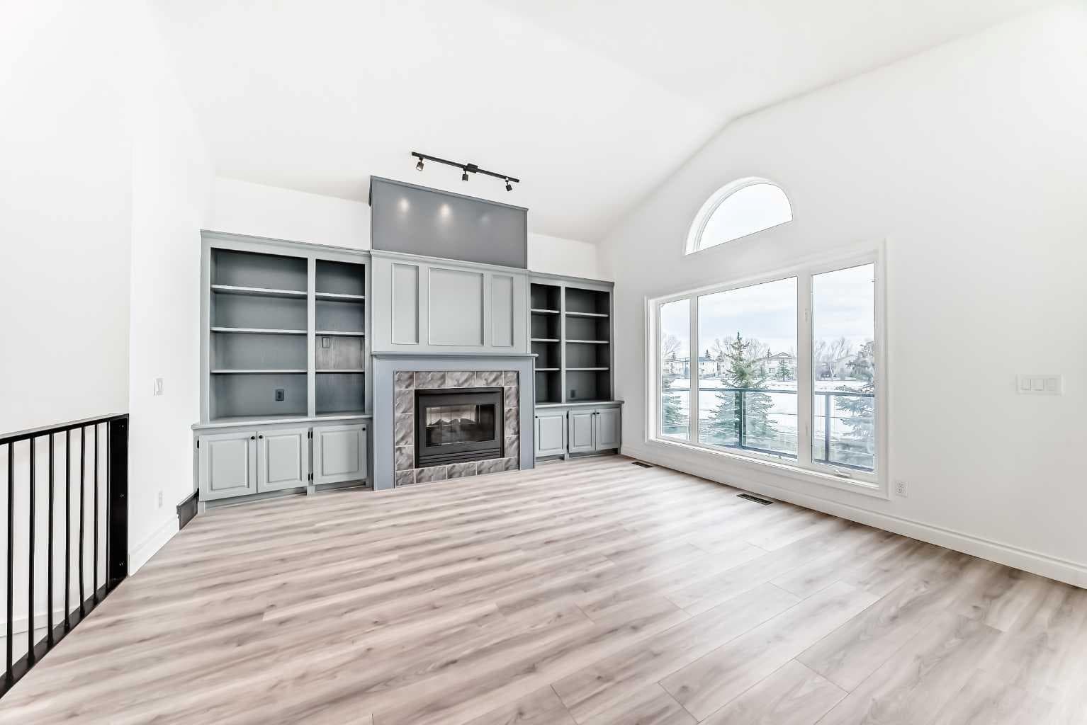 228 Woodside Crescent NW