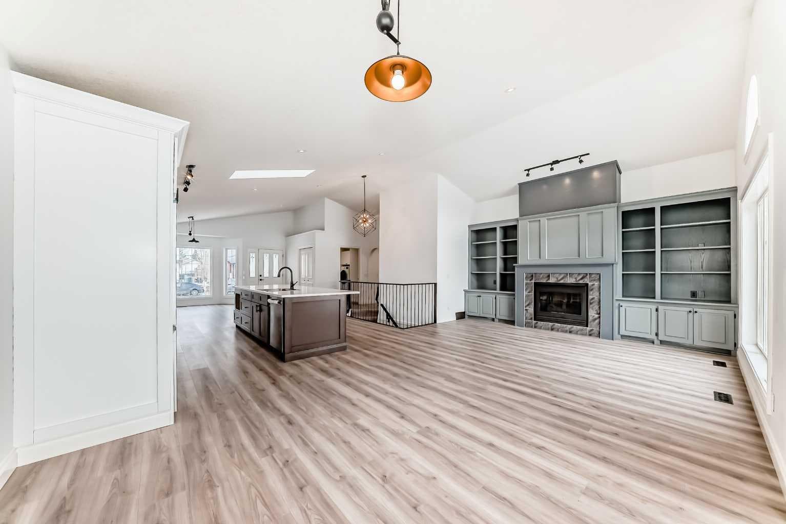 228 Woodside Crescent NW