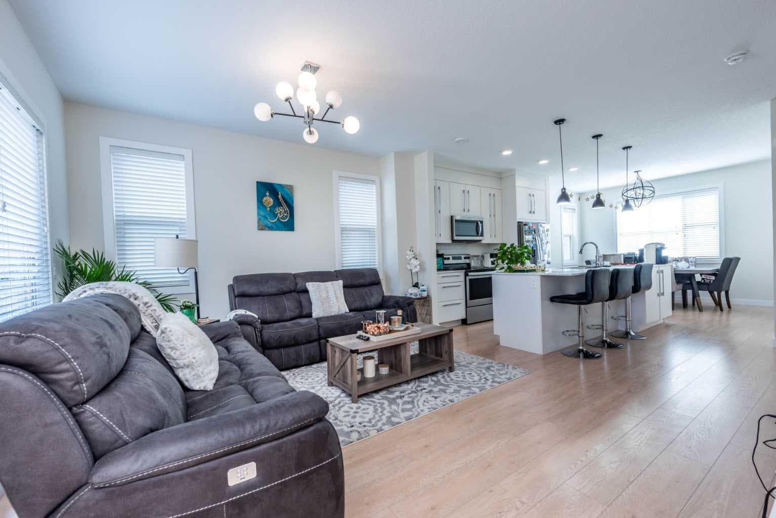 412, 30 Cornerstone Manor NE