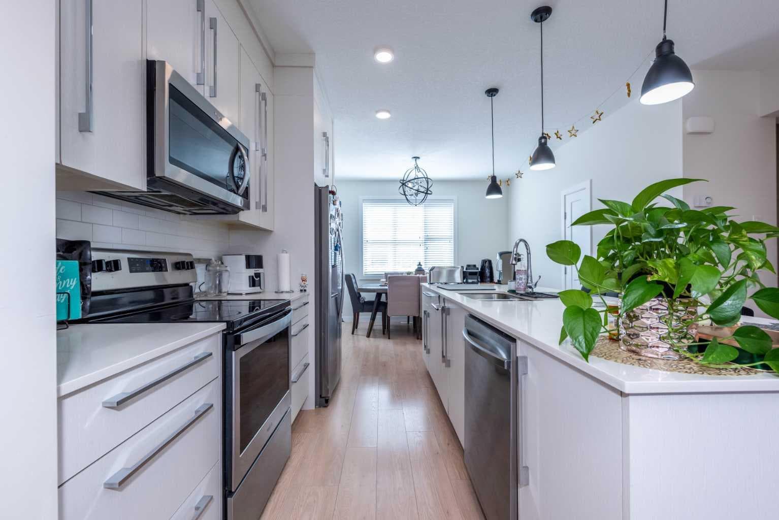 412, 30 Cornerstone Manor NE