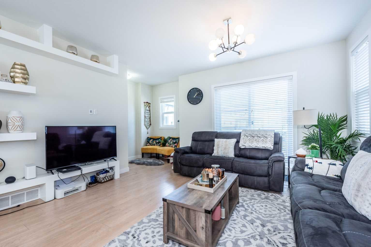 412, 30 Cornerstone Manor NE