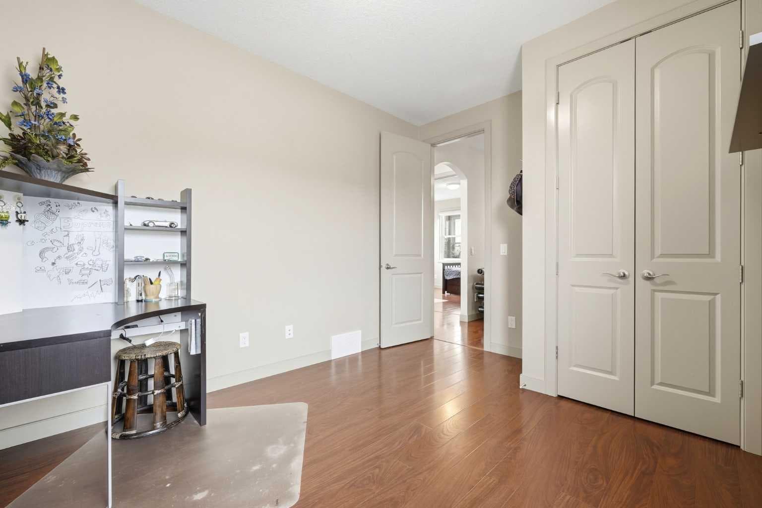 115 Fifth Avenue W