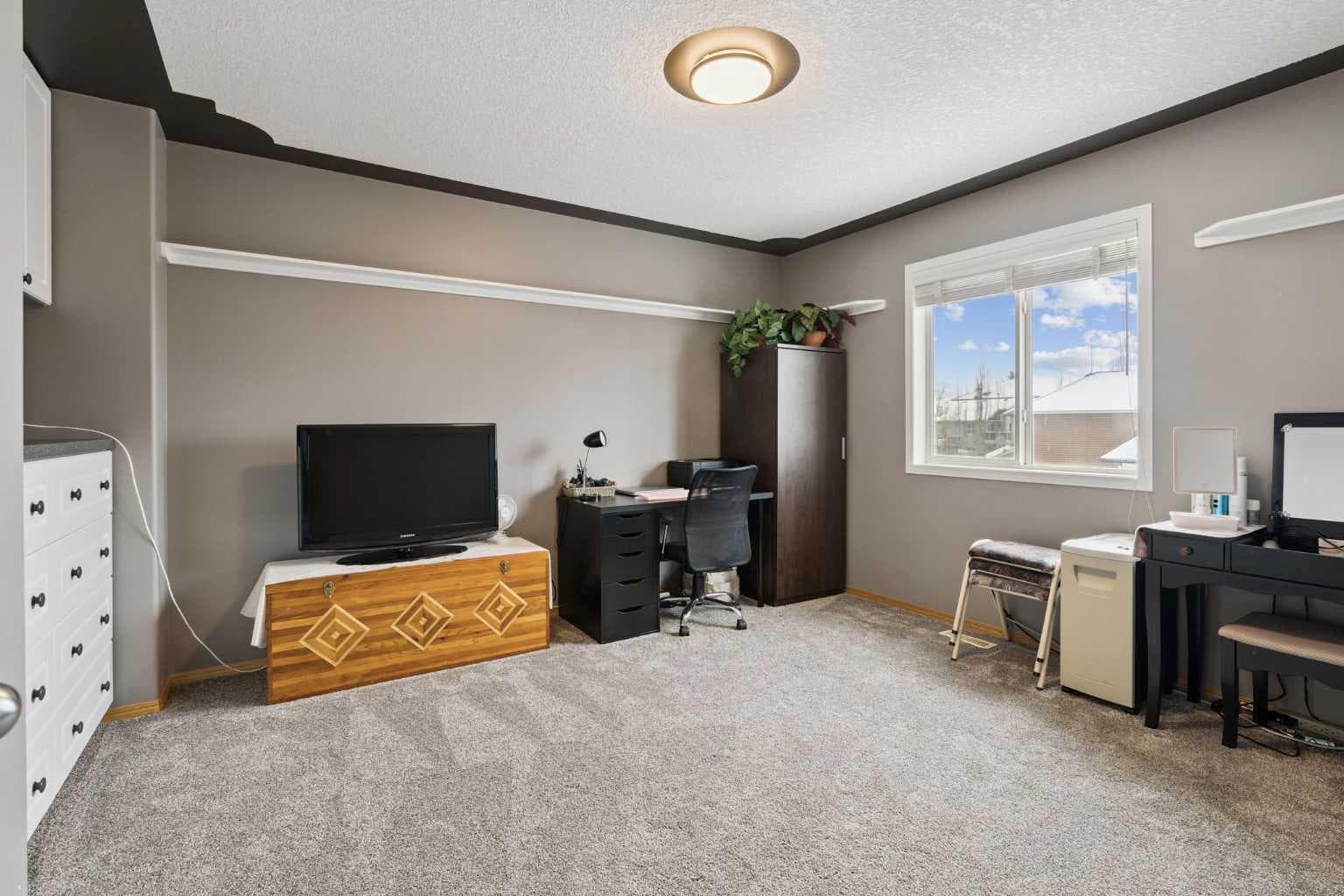 115 Cove Crescent 
