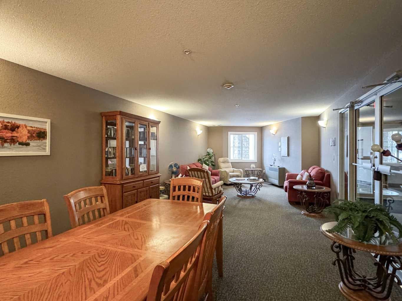 1206, 2370 Bayside Road SW