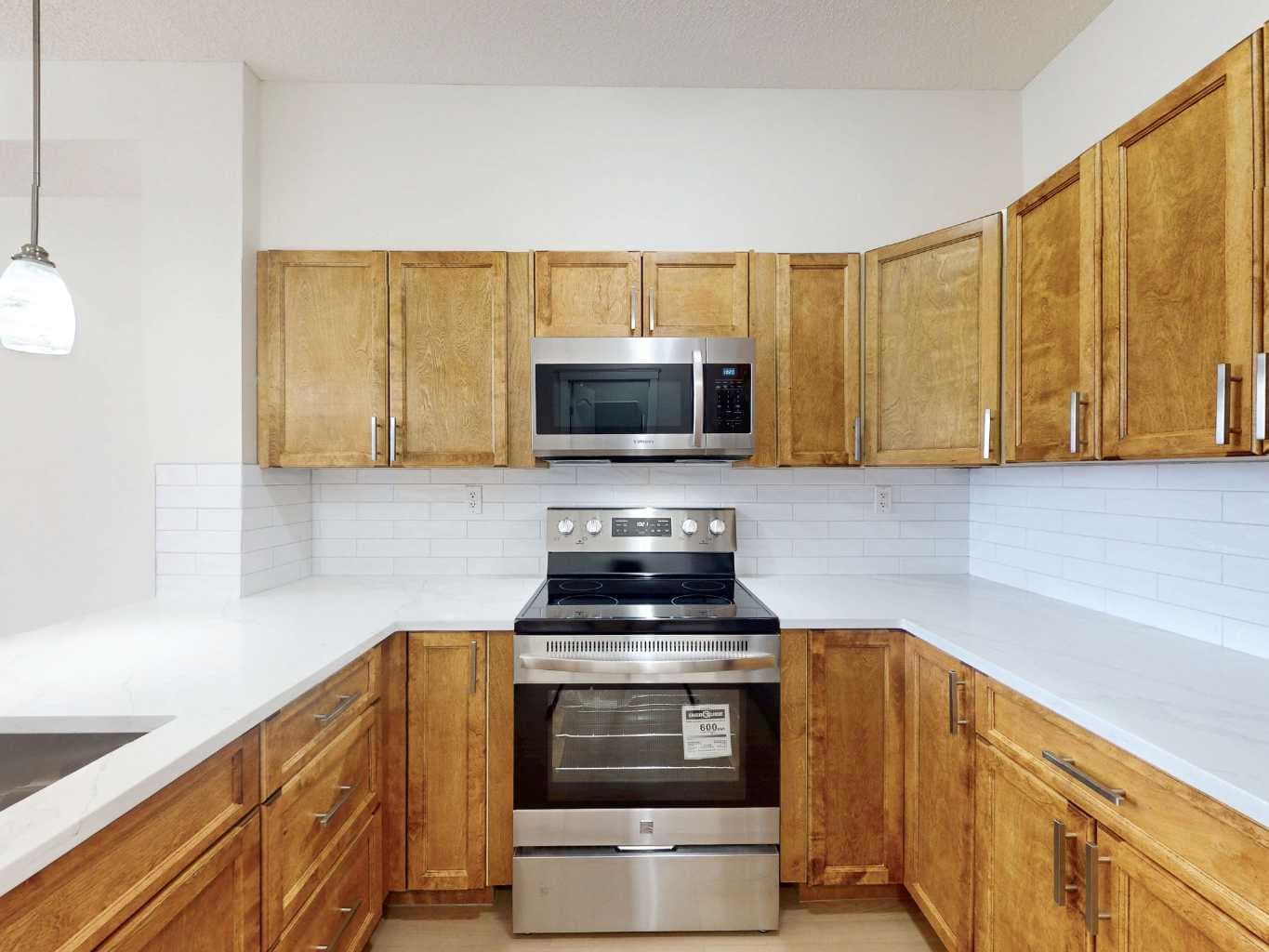 1206, 2370 Bayside Road SW