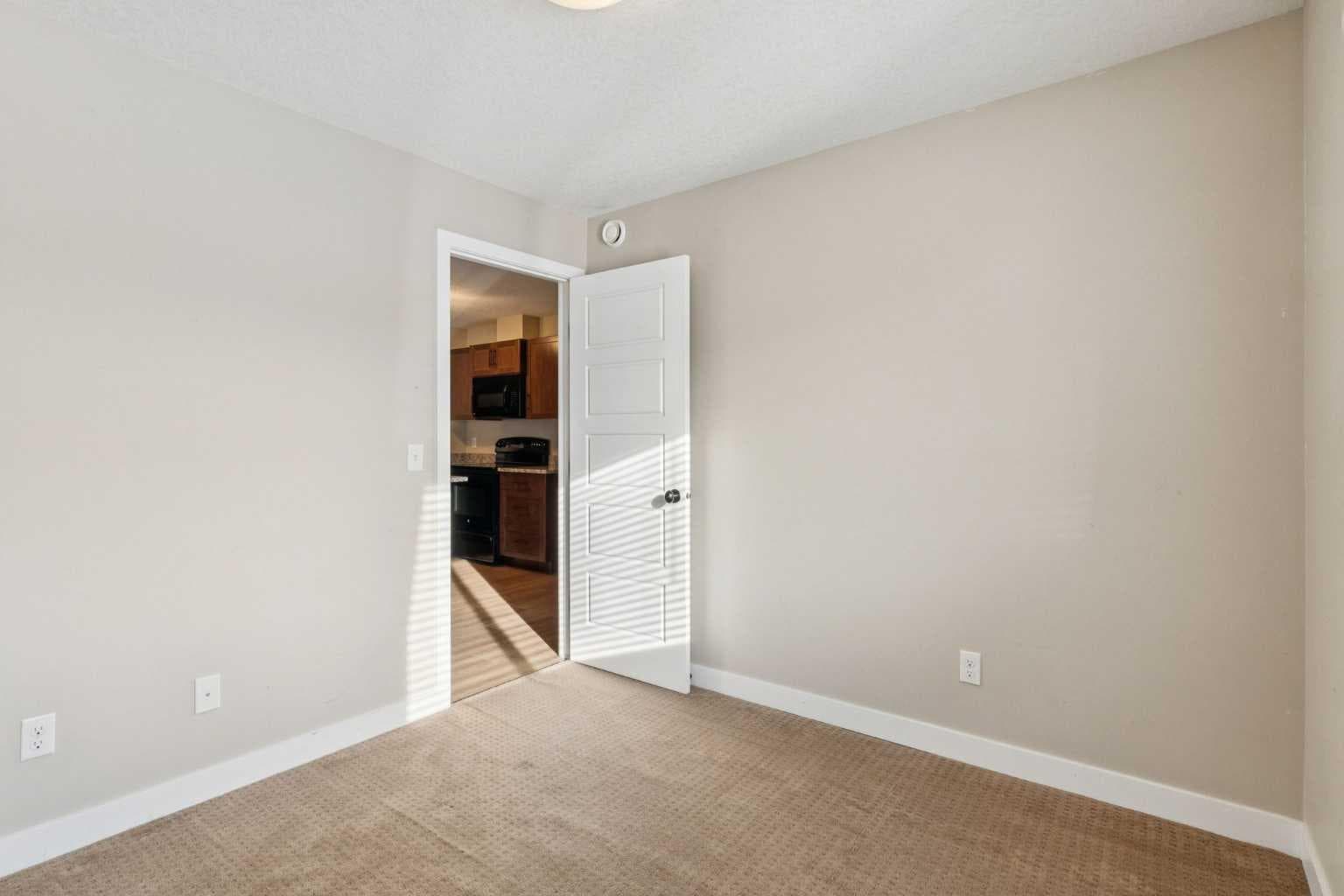 4102, 2781 Chinook Winds Drive SW