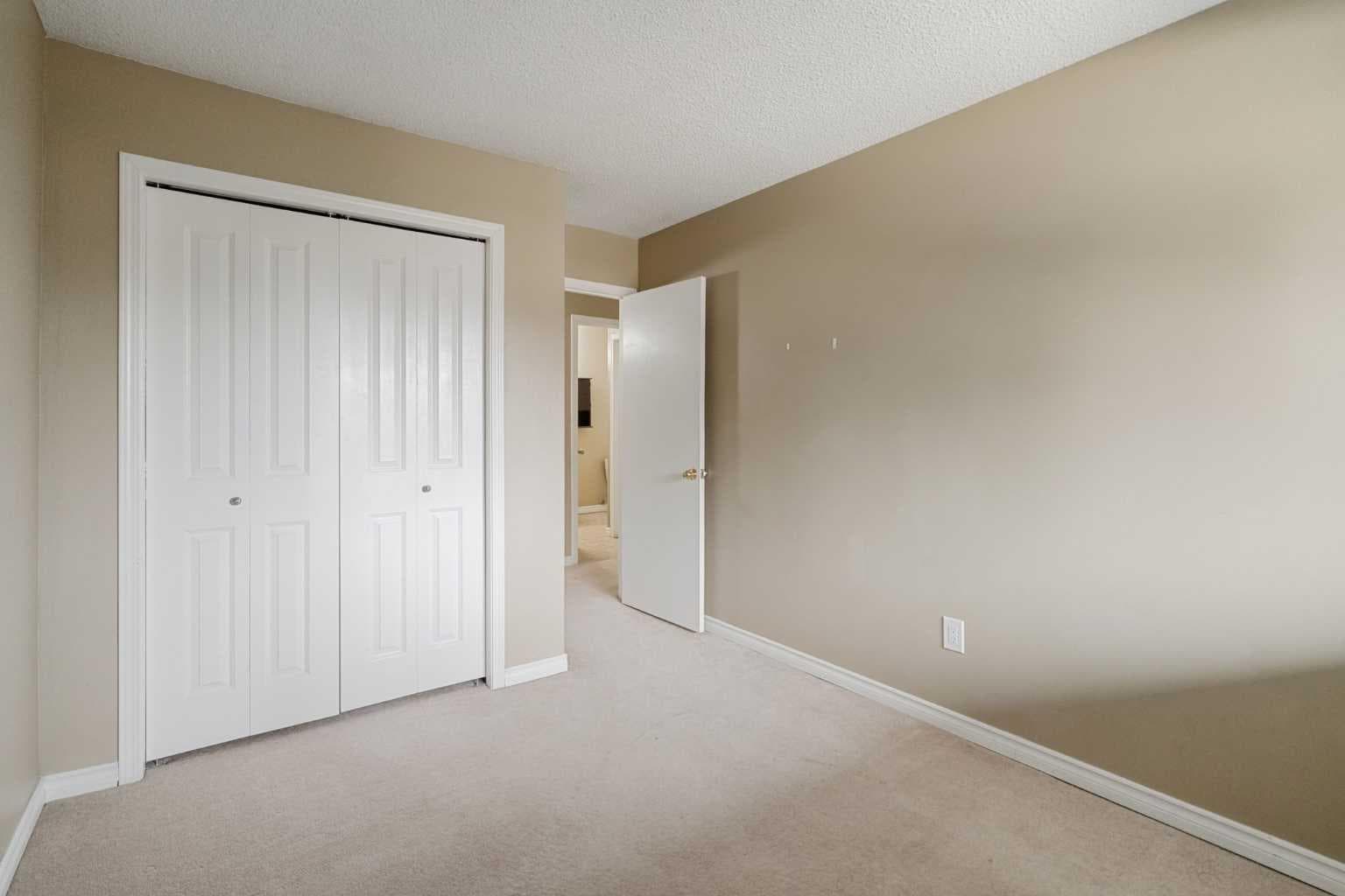 9302, 315 Southampton Drive SW