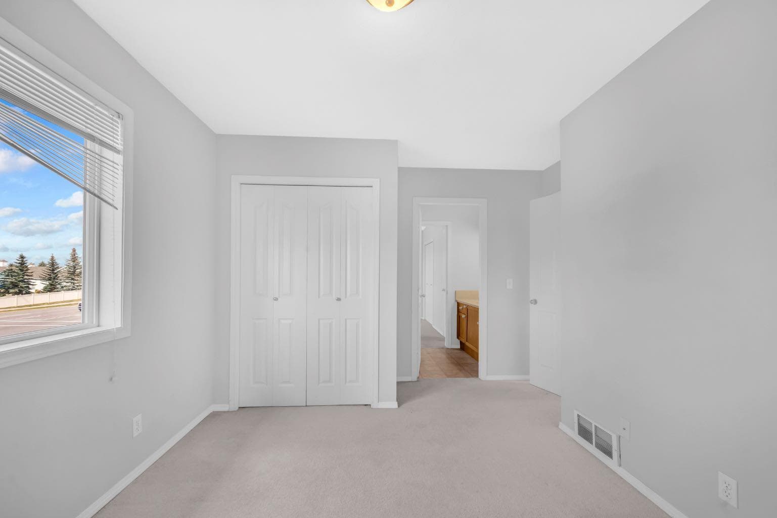 171 Willowbrook Drive NW