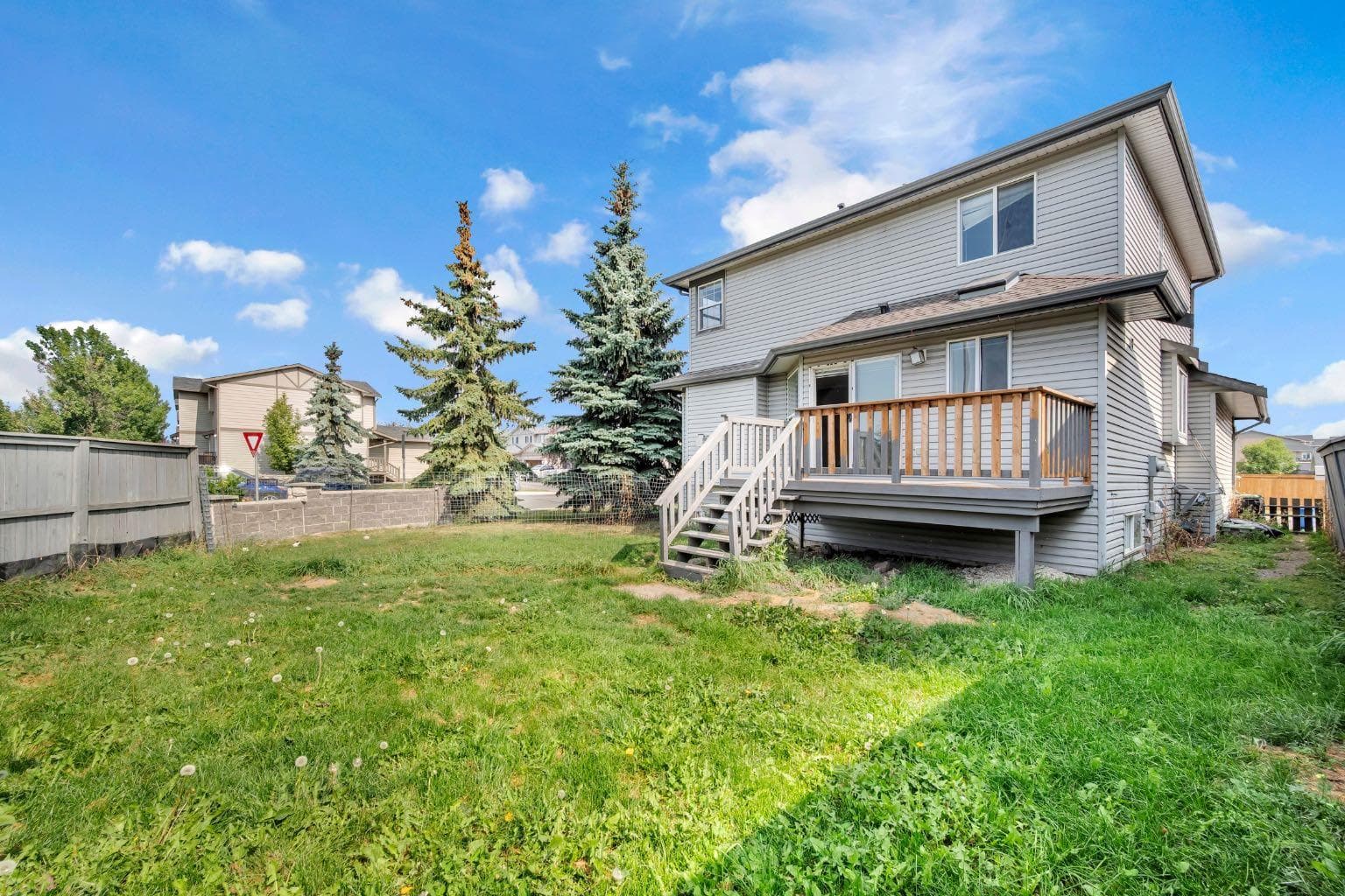 171 Willowbrook Drive NW