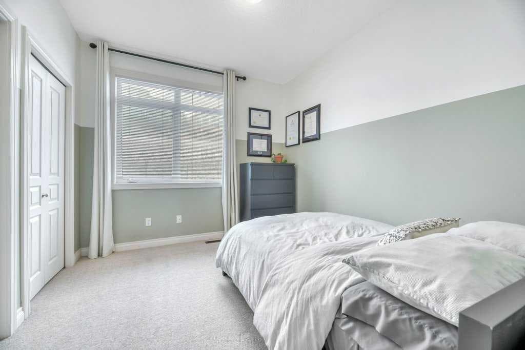 13, 148 Rockyledge View NW