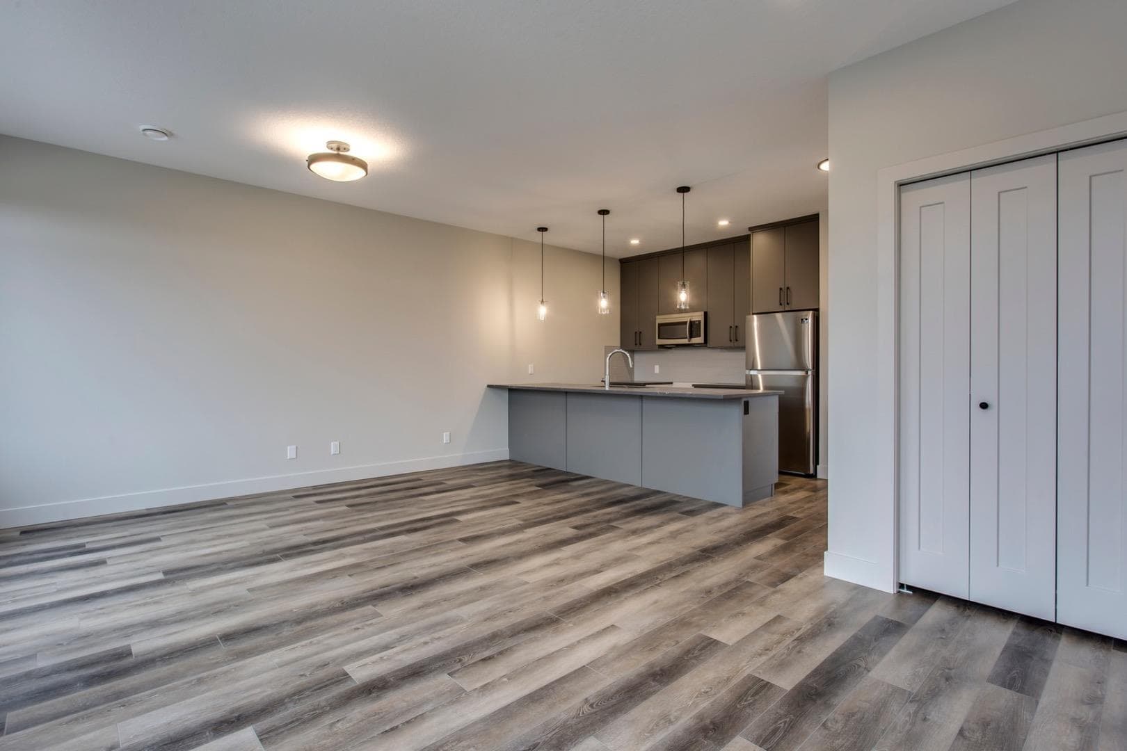259 Royal Elm Road NW