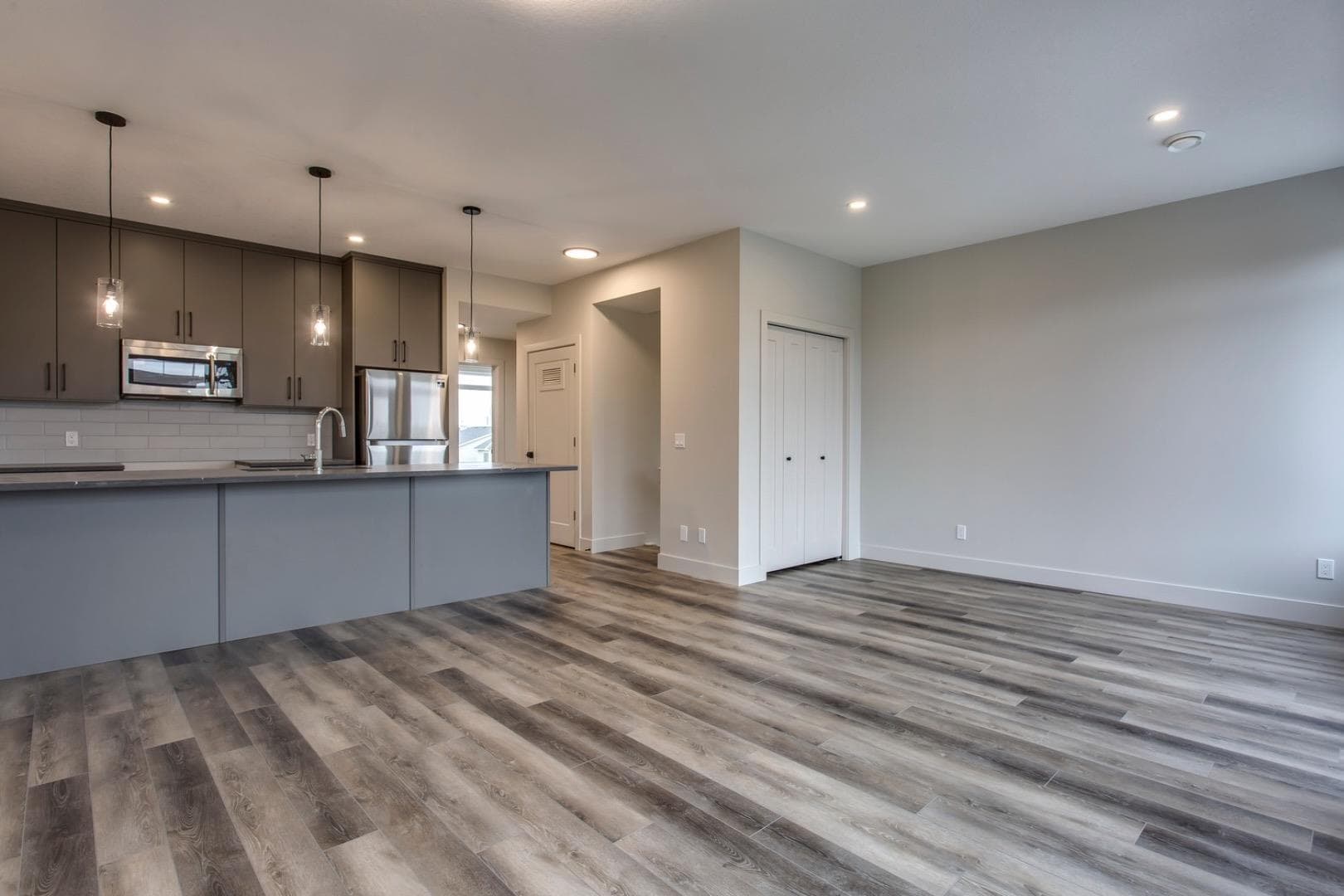 259 Royal Elm Road NW
