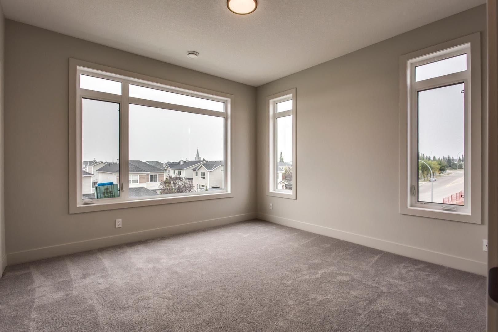 259 Royal Elm Road NW