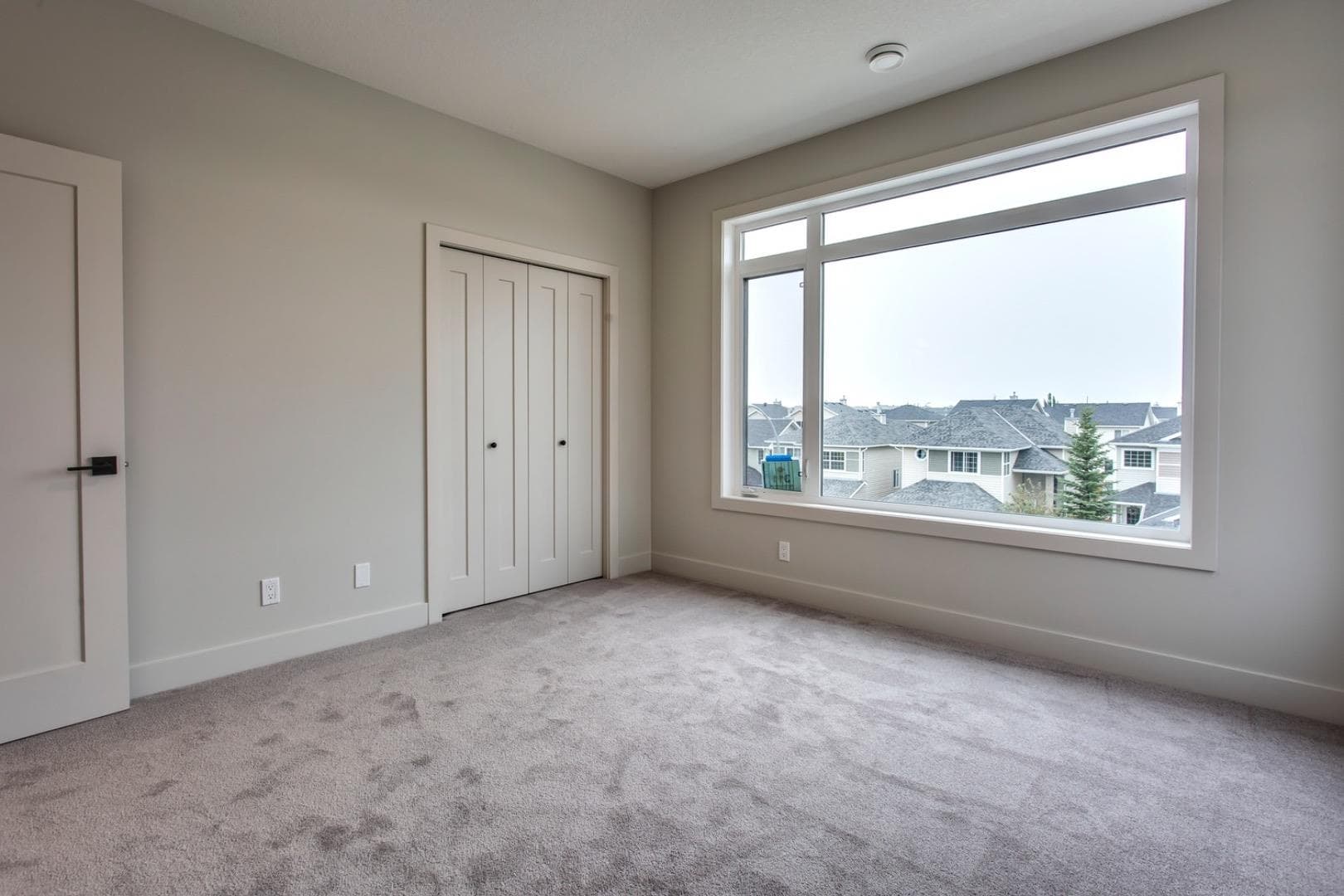 259 Royal Elm Road NW